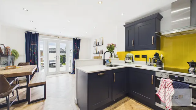 Clifford Drive, Bury, BL9, photo 2