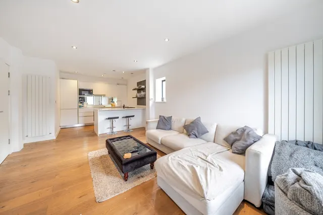 Photo 2 — Bemish Road, Putney, London, SW15