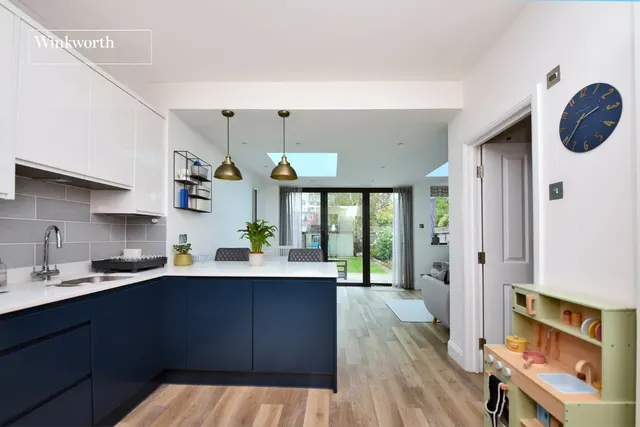 Vale Road, Worcester Park, KT4, photo 2