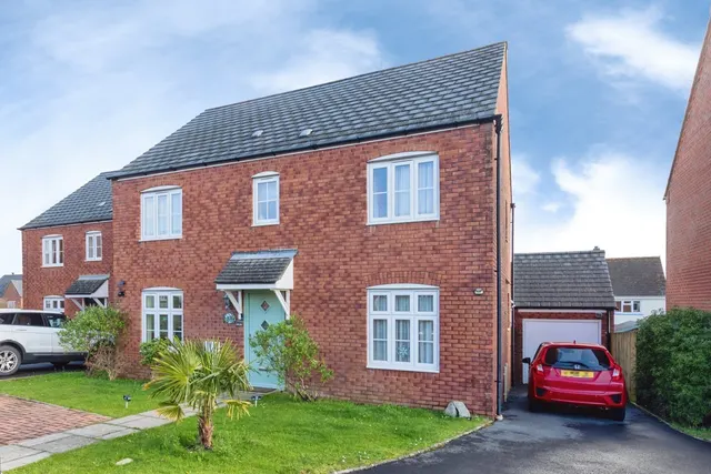 Cefn Maes, St. Clears, SA33, photo 1