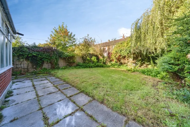 Kenilworth Drive, Leigh, WN7, photo 3
