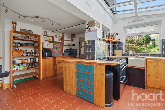 Rock Road, Oundle, PE8, photo 2