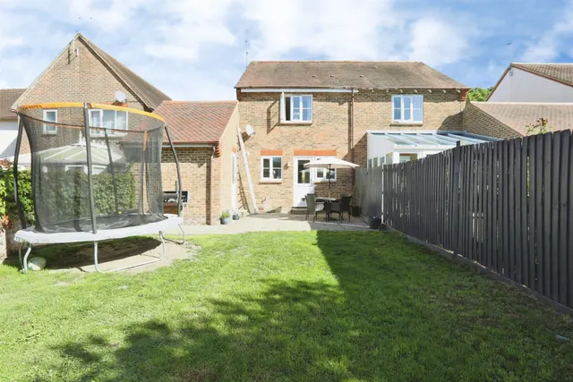 Tanbridge Park, Horsham, RH12, photo 2