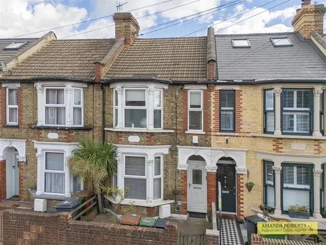 Photo 2 — Fullbourne Road, Walthamstow