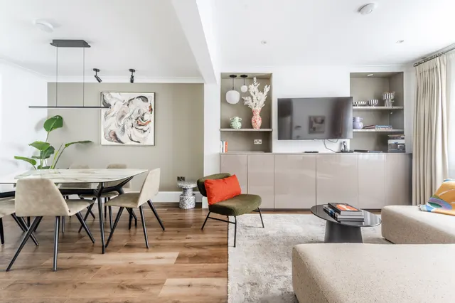 38 Cheval Place, London, photo 1