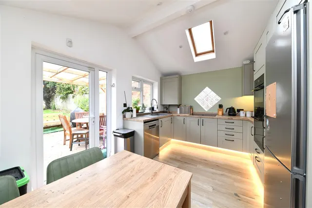 Photo 3 — Weston Road, Stevenage, SG1 3RH