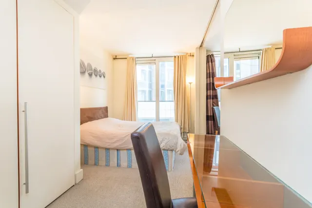 Photo 3 — 205 Balmoral Apartments, 2 Praed Street, London