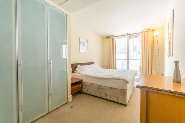 Photo 2 — 205 Balmoral Apartments, 2 Praed Street, London