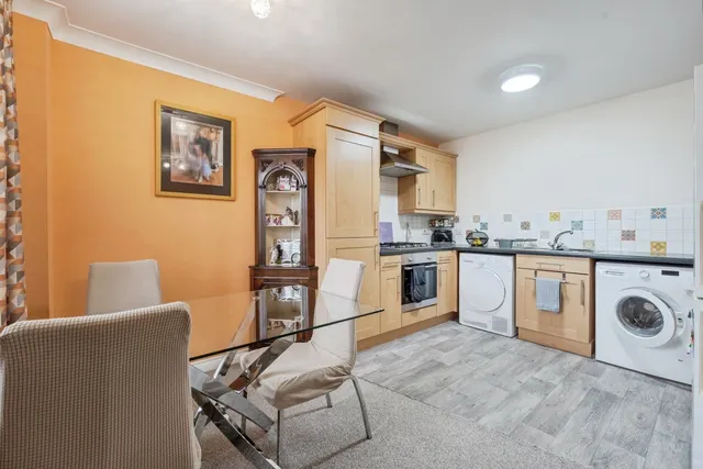 Pear Tree Place, Bolton, BL4, photo 3