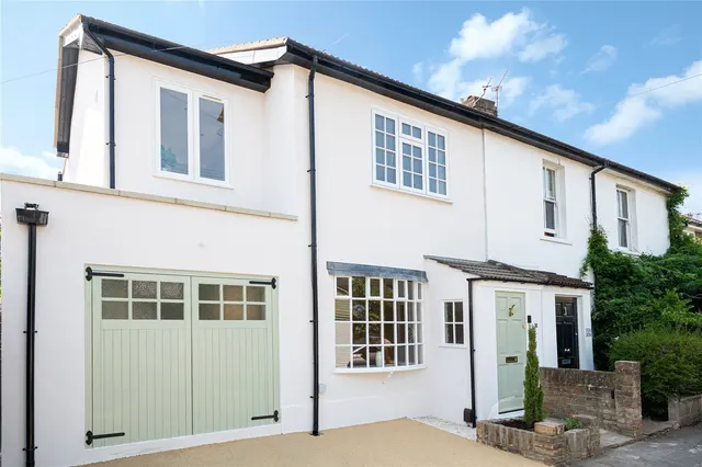 Fourth Cross Road, Twickenham, TW2, photo 1