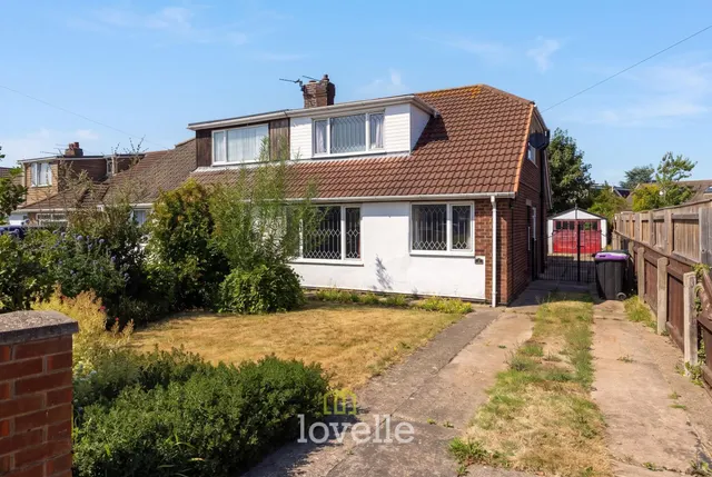 Newstead Avenue, Holton-Le-Clay, DN36, photo 1