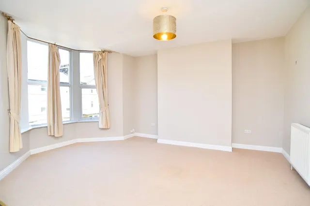 Haywra Street, HG1, photo 3