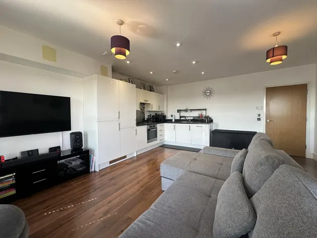 Rectory Park Avenue, Northolt, UB5, photo 2
