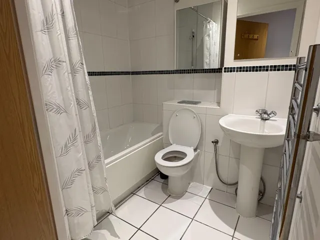 Black Eagle Drive, Northfleet, DA11, photo 3
