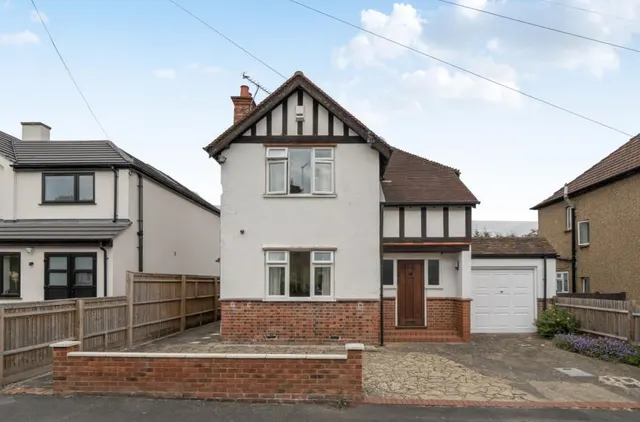 Crescent Drive, Maidenhead, SL6, photo 1