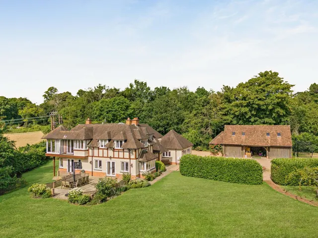 Bere Court Road, Pangbourne, Berkshire, RG8 8JU, photo 1
