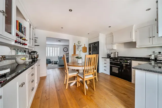 Photo 2 — Hayle Road, West End, Southampton