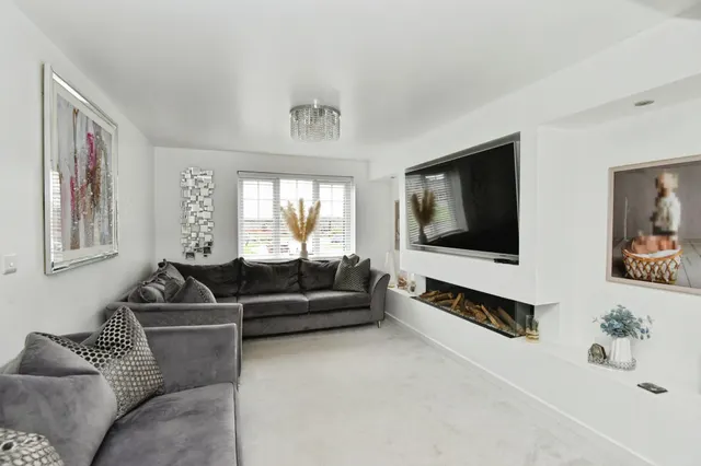 Bellerphon Drive, Meir, ST3, photo 2