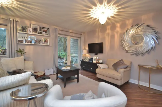 Thwaite Court, Cornmill View, LS18, photo 3