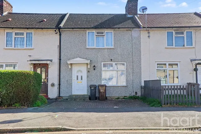 Spurling Road, Dagenham, RM9, photo 1