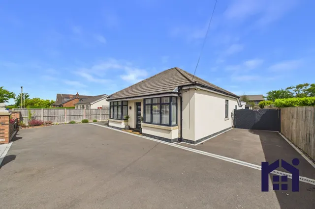 Granville Avenue, Hesketh Bank, Preston, PR4 6AH, photo 1