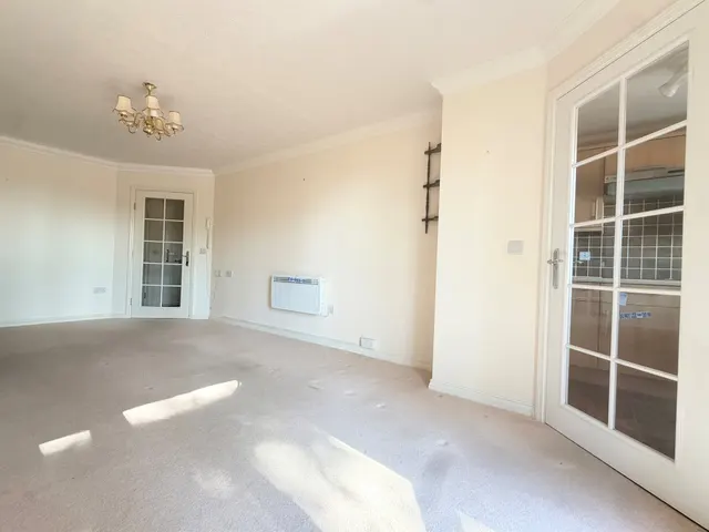 Photo 2 — Wellington Avenue, Princes Risborough