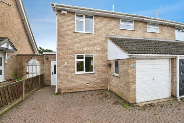 Milton Close, Wigston, LE18, photo 2