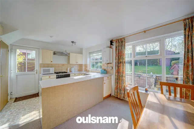 Photo 3 — Lahn Drive, Droitwich, Worcestershire, WR9 8TQ