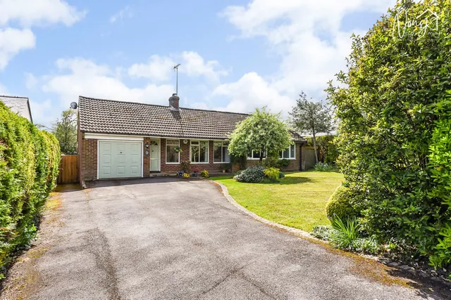 Rozelle Close, Littleton, photo 1