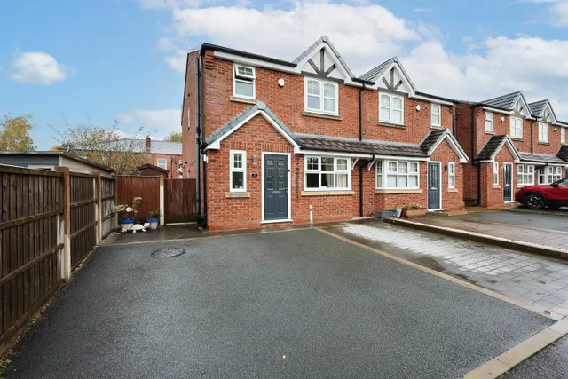 Forbes Close, Hindley, photo 1