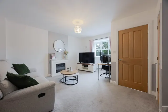 Forbes Close, Hindley, photo 2
