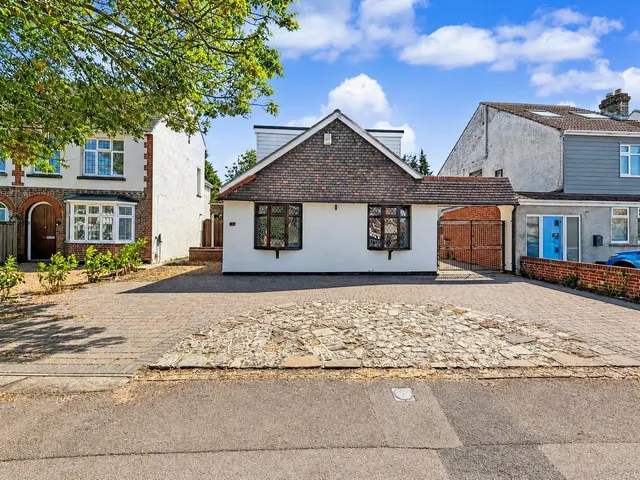 Woodside, Rainham, ME8, photo 1