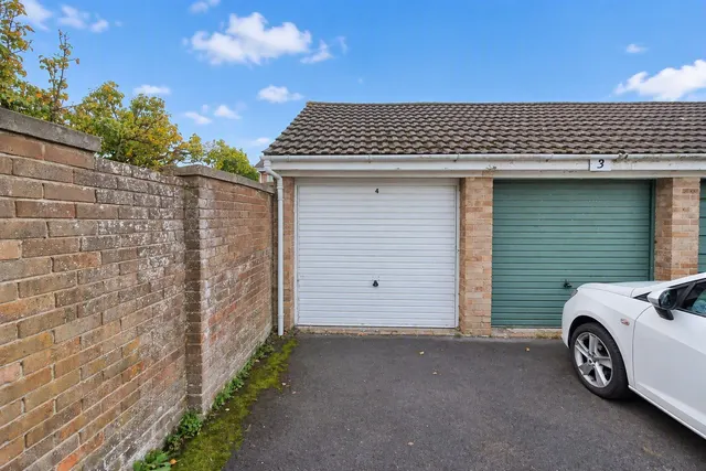 Hogarth Walk, Weston-super-Mare, BS22, photo 3