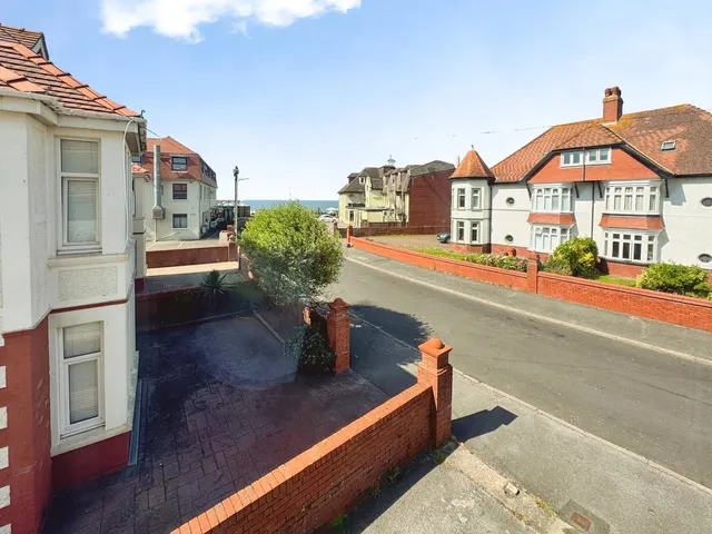 Photo 2 — Lougher Gardens, Porthcawl, CF36 3BJ