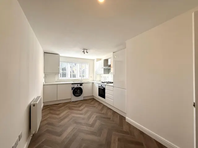 Cobham Green, Leamington Spa, CV31, photo 3