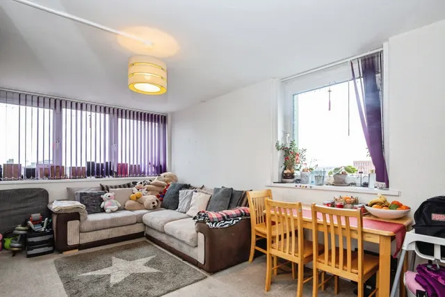 Photo 3 — Ledburn Close, Manchester, Greater Manchester, M15
