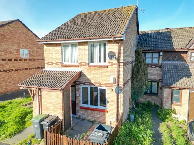 Damigos Road, Gravesend, DA12, photo 1