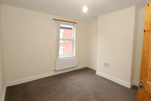Essex Street, Ilkeston, DE7, photo 1