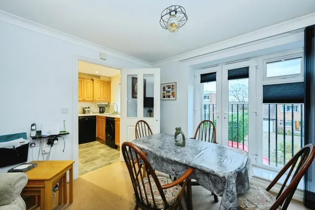 Ladbroke Road, Redhill, RH1, photo 2