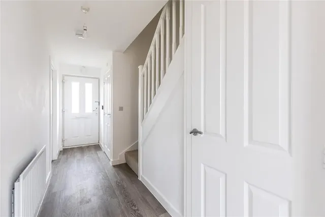Sickle Drive, Wellingborough, NN8, photo 3