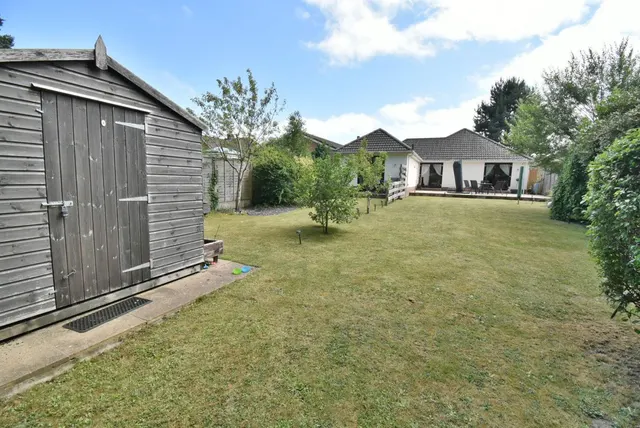 Leeson Drive, BH22, photo 2