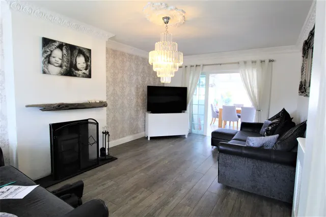 Photo 2 — Lea Road, Grays, Essex, RM16 4DD