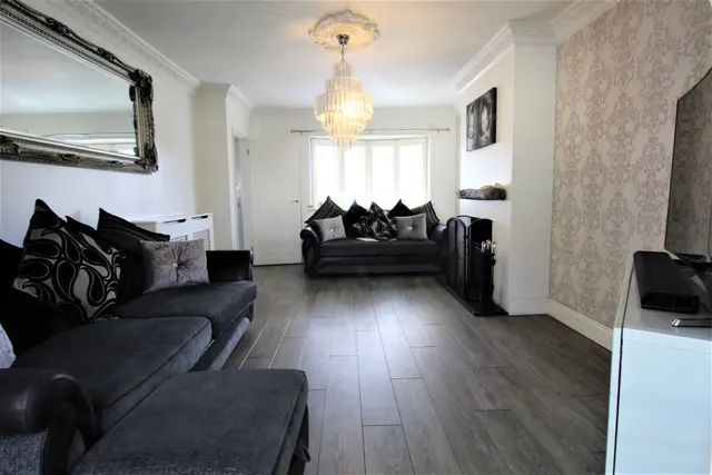 Photo 3 — Lea Road, Grays, Essex, RM16 4DD