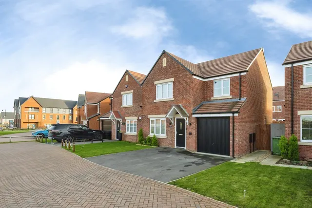 Wilton Avenue, Hampton Gardens, Peterborough, photo 1