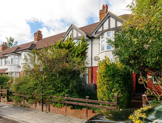 Warlters Close, Holloway, N7, photo 2