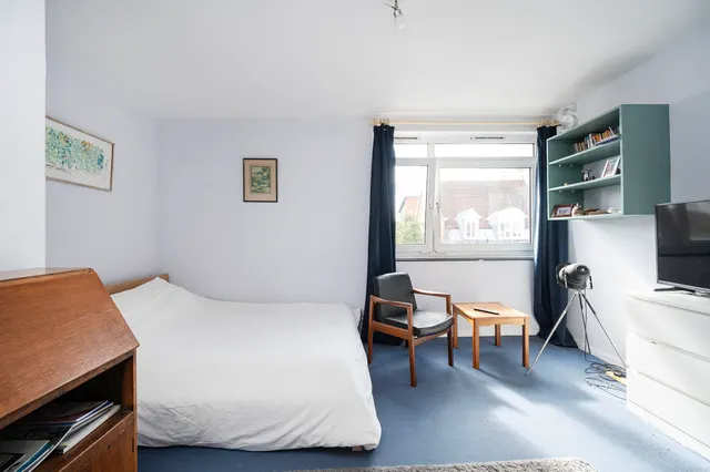 Photo 3 — 3 McEwen House, 561 Roman Road, London