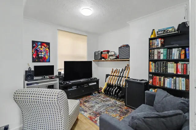 Hanley Road, Sneyd Green, ST6, photo 3