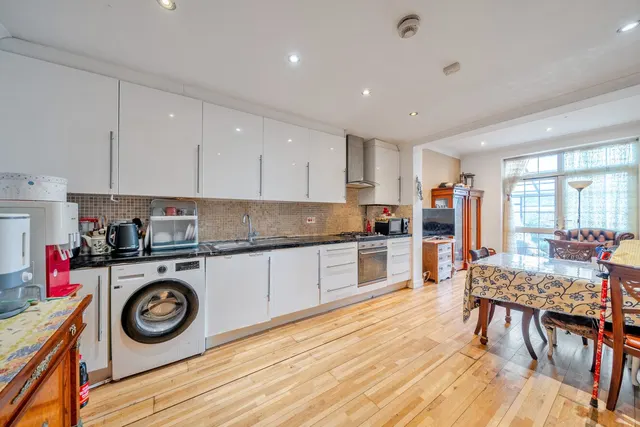 Photo 2 — Grand Drive, Raynes Park, London, SW20