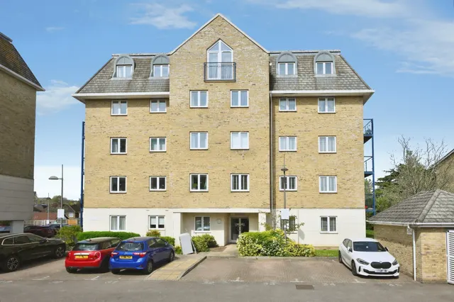 Taverners Way, Hoddesdon, photo 1