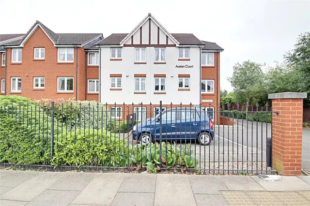 Winchmore Hill Road, London, photo 2